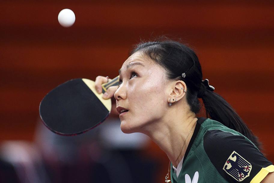 A Lisbona si giocano gli Europei di tennis tavolo... Ping pong, ma che ci fa questa Shan Xiaona dai tratti asiatici nella squadra della Germania? (Epa)